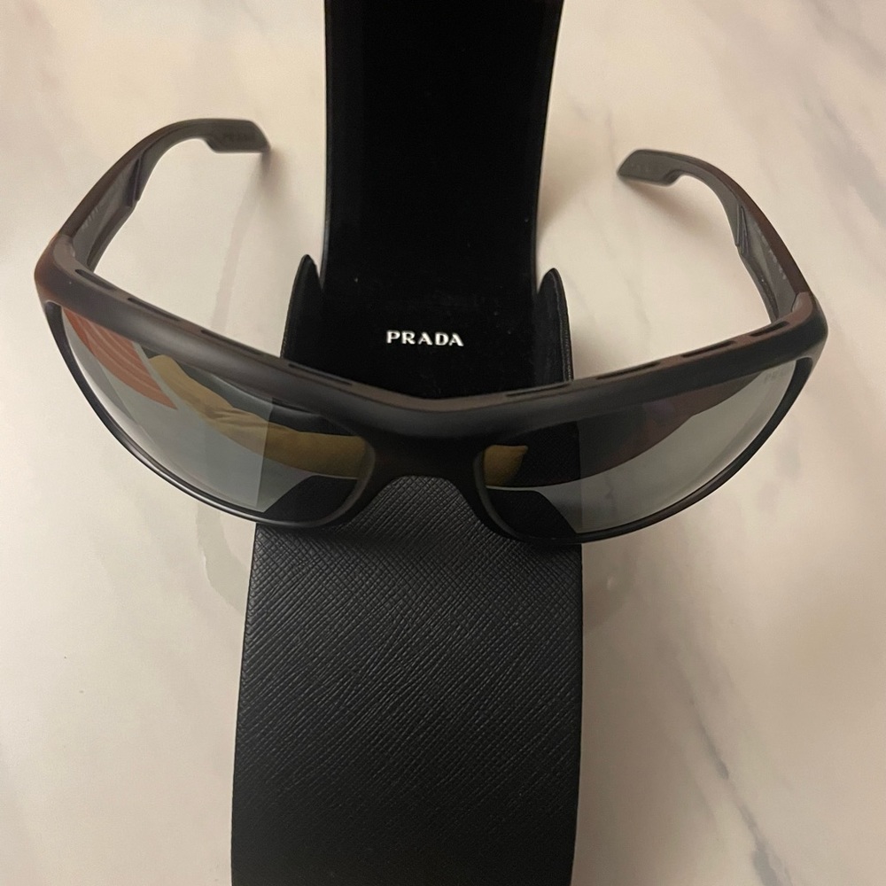 Authentic Prada Polarized Sunglasses. - Picture 2 of 7